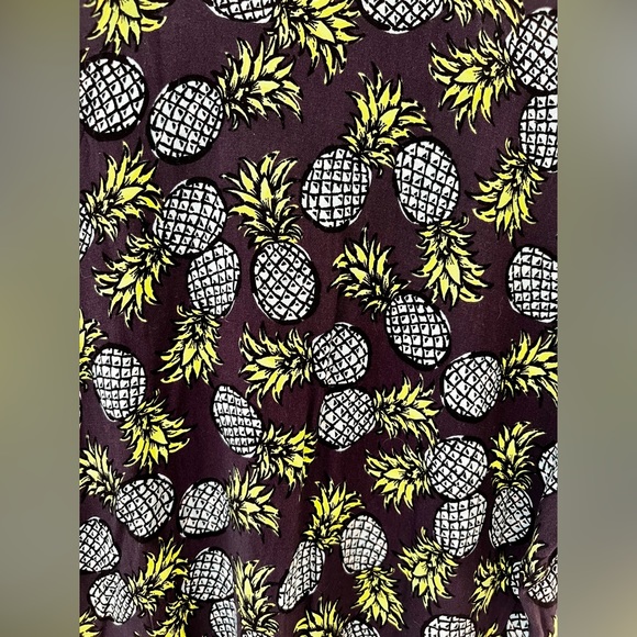 Cropped Hawaiian Button Down Shirt Forever 21 Blue Pineapples NWT Medium - Picture 11 of 12